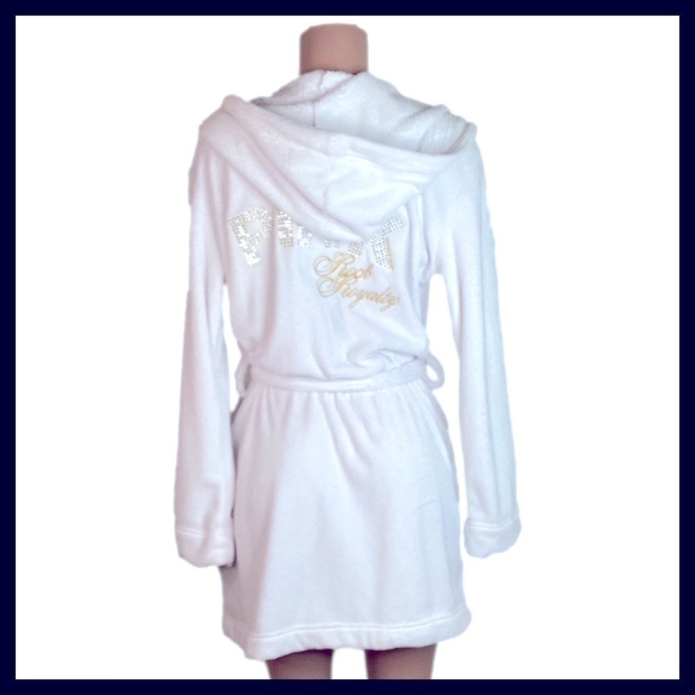 PINK Victoria’s Secret White Hooded Robe - Picture 4 of 9